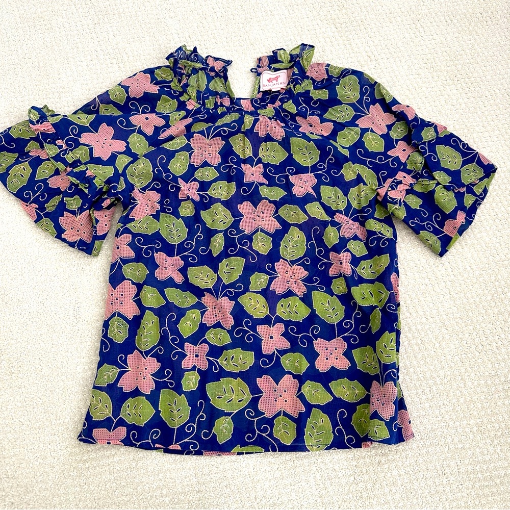Banjanan size medium short sleeve floral blouse